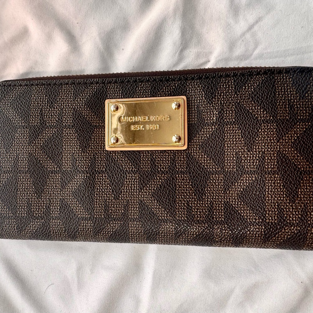 Michael Kors Brown Wallet with Gold Accents - Picture 5 of 9